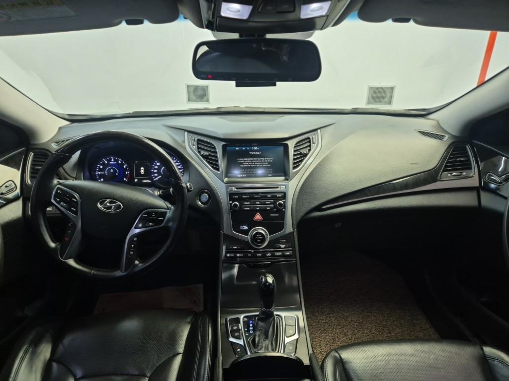 HYUNDAI Grandeur - Vista 7