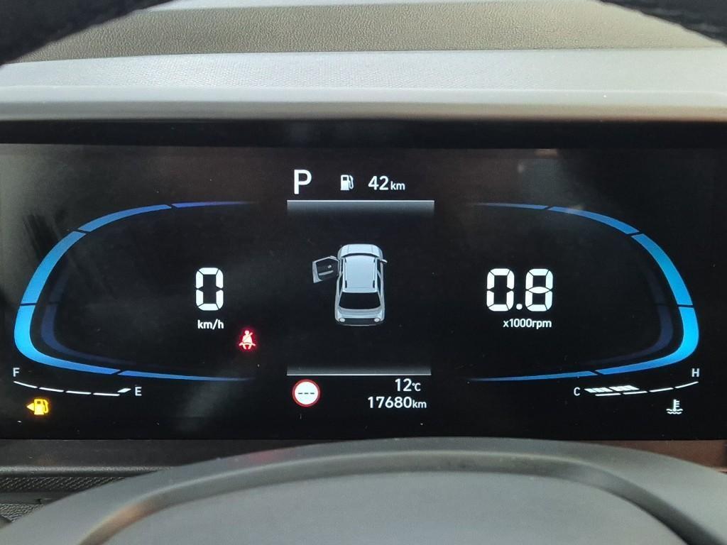 HYUNDAI Casper - Vista 6