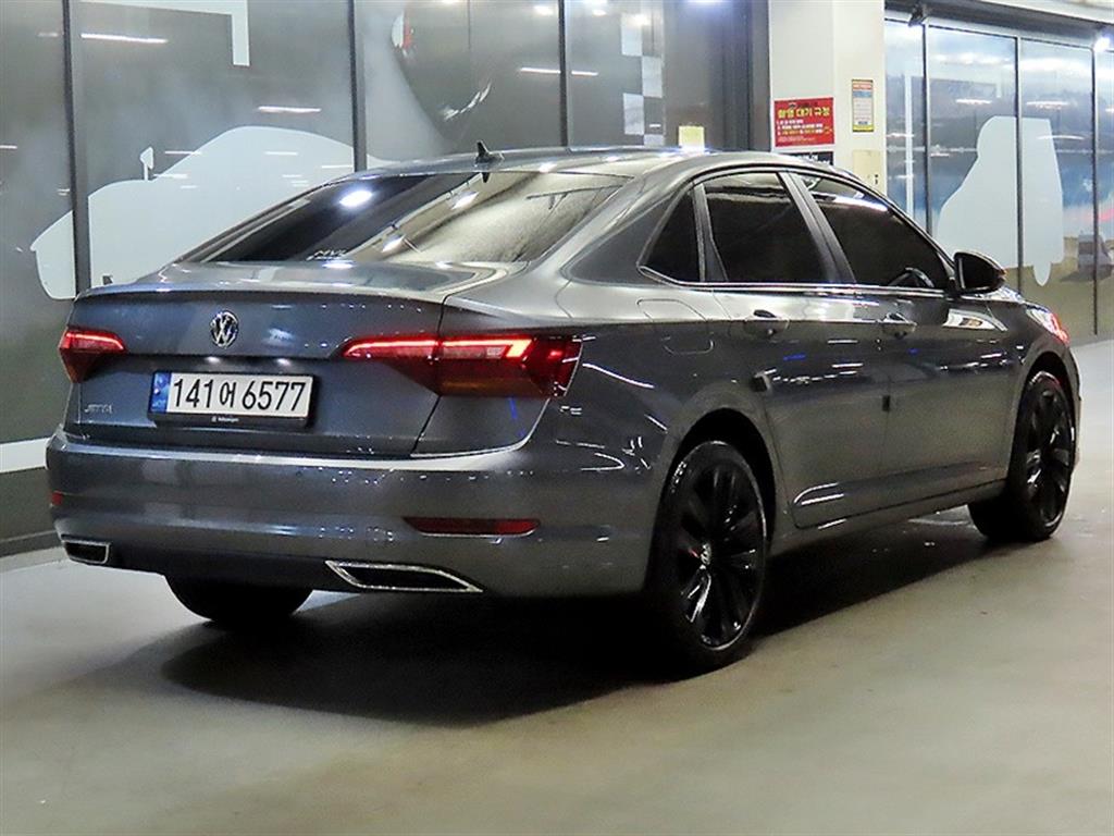 Volkswagen Jetta - Vista 4