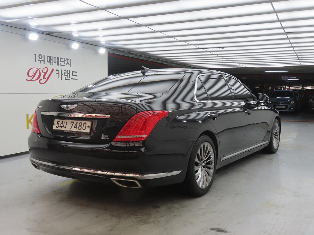 Genesis EQ900 - Vista 4