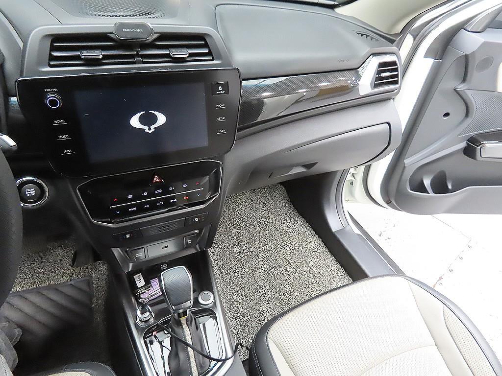 Ssangyong Tivoli 2024 Blanco - Importación desde Corea - HF Imports Iquique - Foto 7