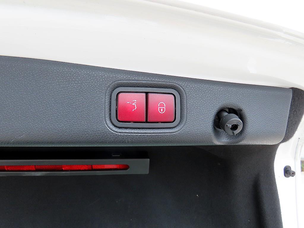 Mercedes Benz E class 2017 Blanco - Importación desde Corea - HF Imports Iquique - Foto 17