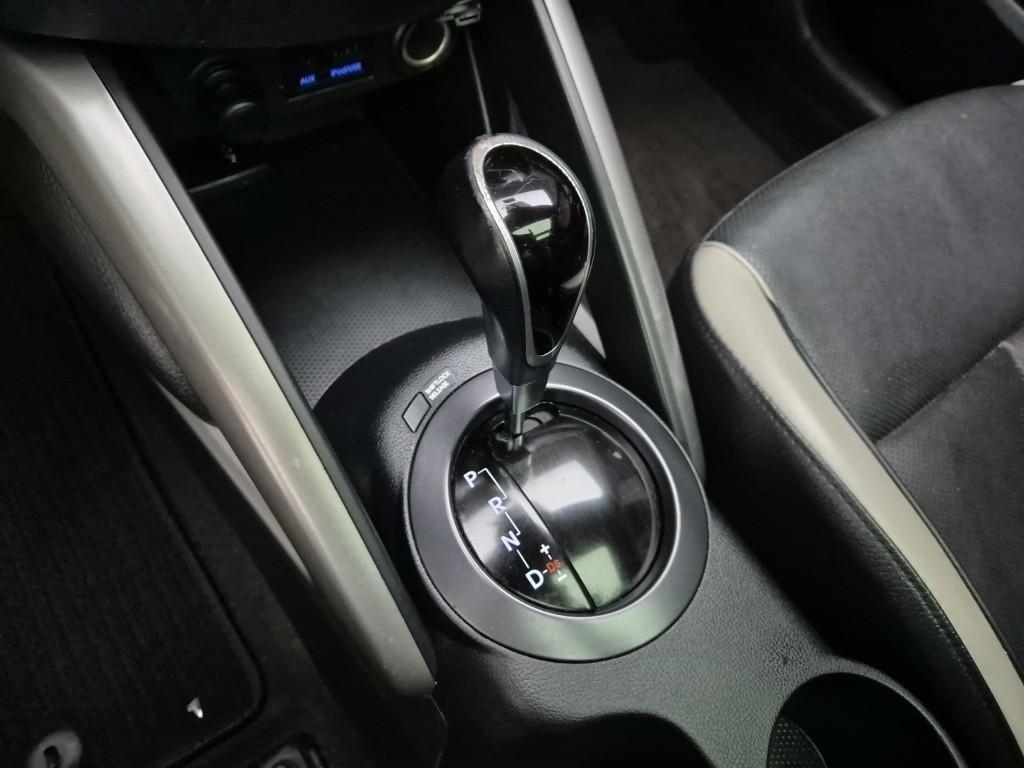 HYUNDAI Veloster - Vista 8