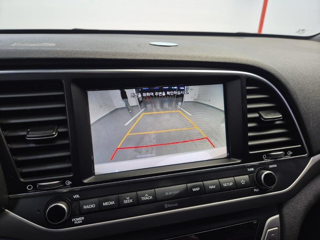 HYUNDAI Avante 2018 Blanco - Importación desde Corea - HF Imports Iquique - Foto 14