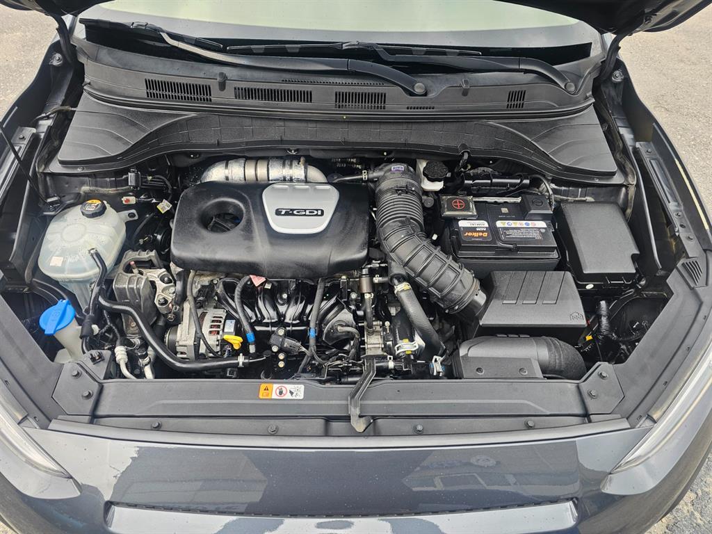 HYUNDAI Kona - Vista 7