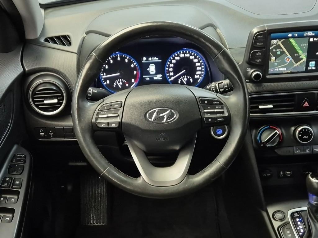 HYUNDAI Kona - Vista 9