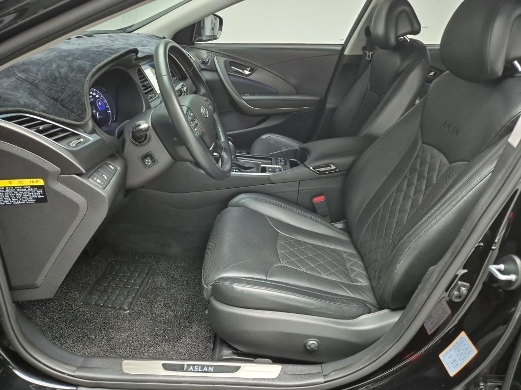 HYUNDAI Aslan - Vista 10