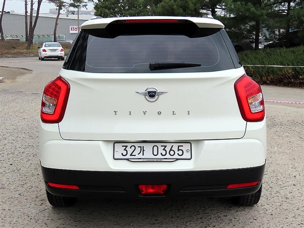 Ssangyong Tivoli - Vista 4