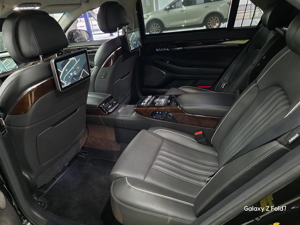 Genesis EQ900 - Vista 4