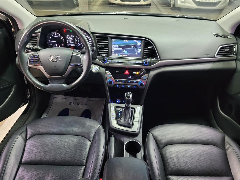 HYUNDAI Avante 2018 Negro - Importación desde Corea - HF Imports Iquique - Foto 16