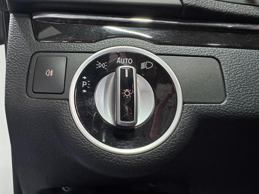 Mercedes Benz E class - Vista 12