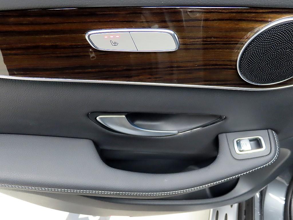 Mercedes Benz GLC Class - Vista 12