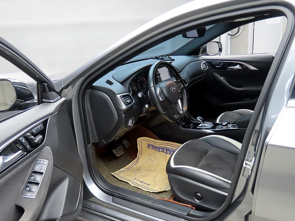 Infiniti Q - Vista 5