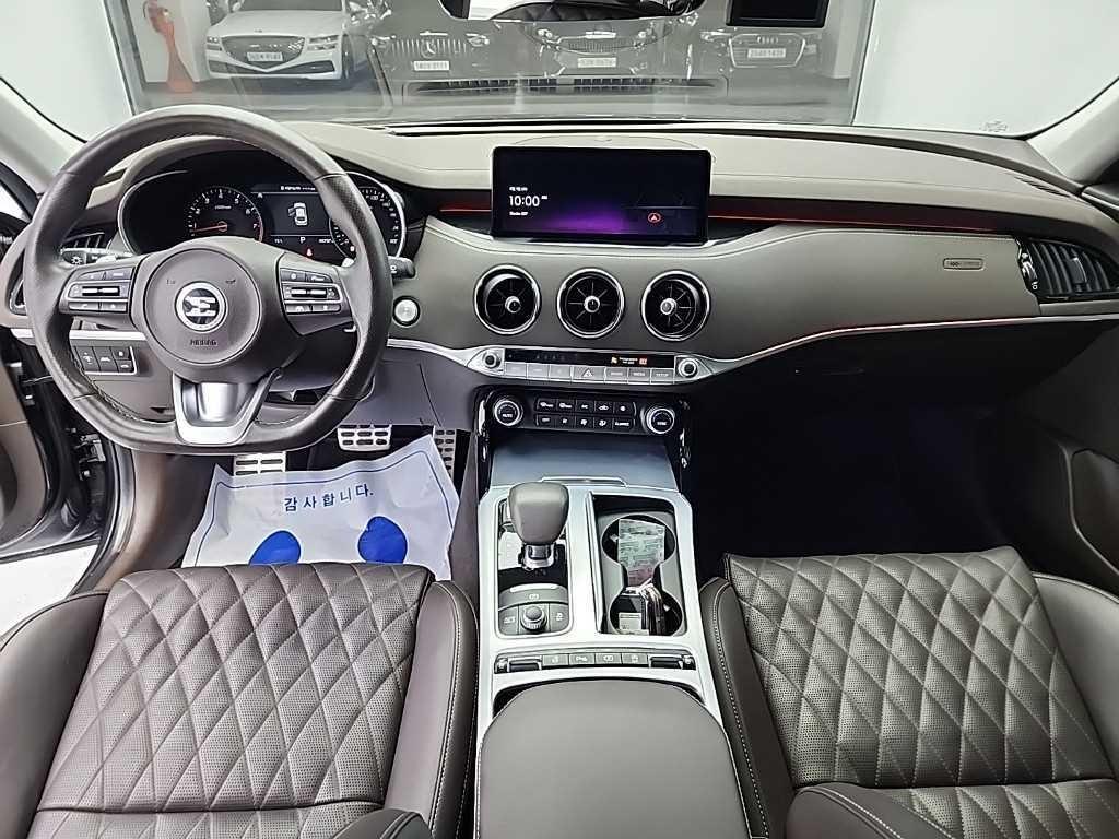 KIA Stinger - Vista 7