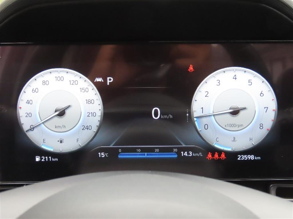 HYUNDAI Avante - Vista 9