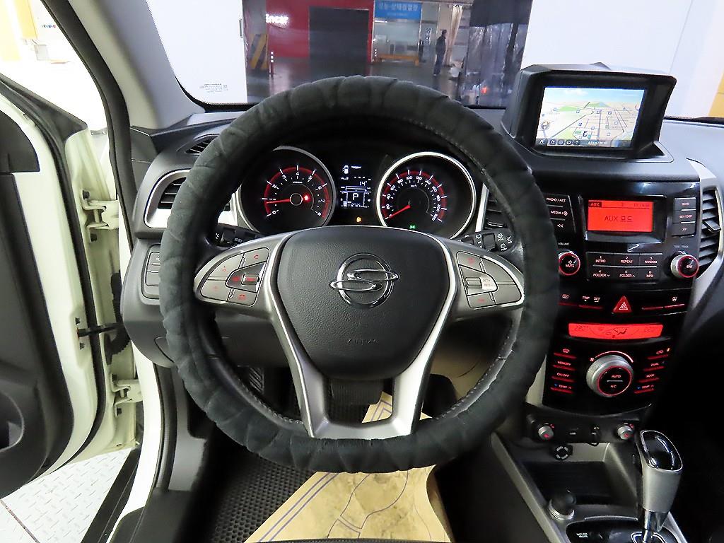 Ssangyong Tivoli - Vista 9