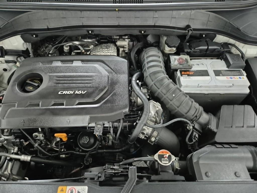 HYUNDAI Kona - Vista 5