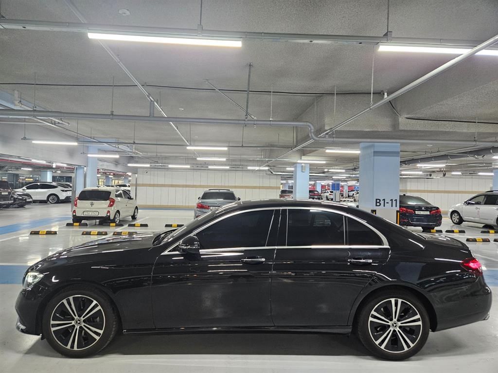 Mercedes Benz E class - Vista 2