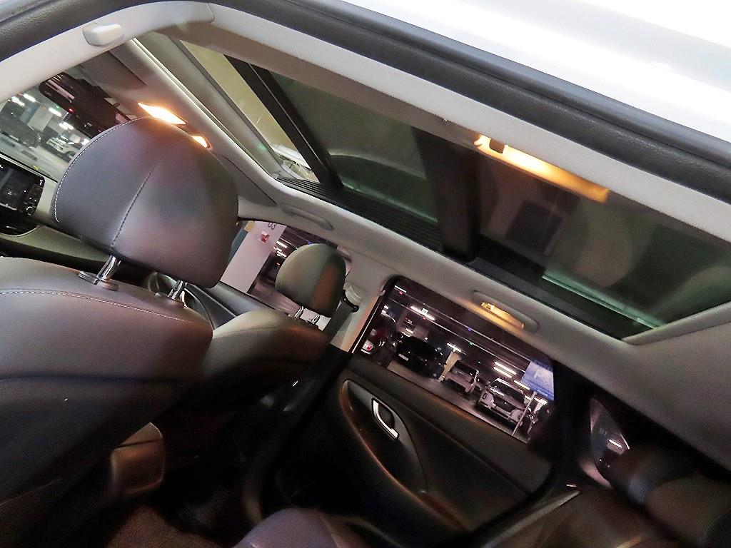 HYUNDAI i30 2018 Blanco - Importación desde Corea - HF Imports Iquique - Foto 17