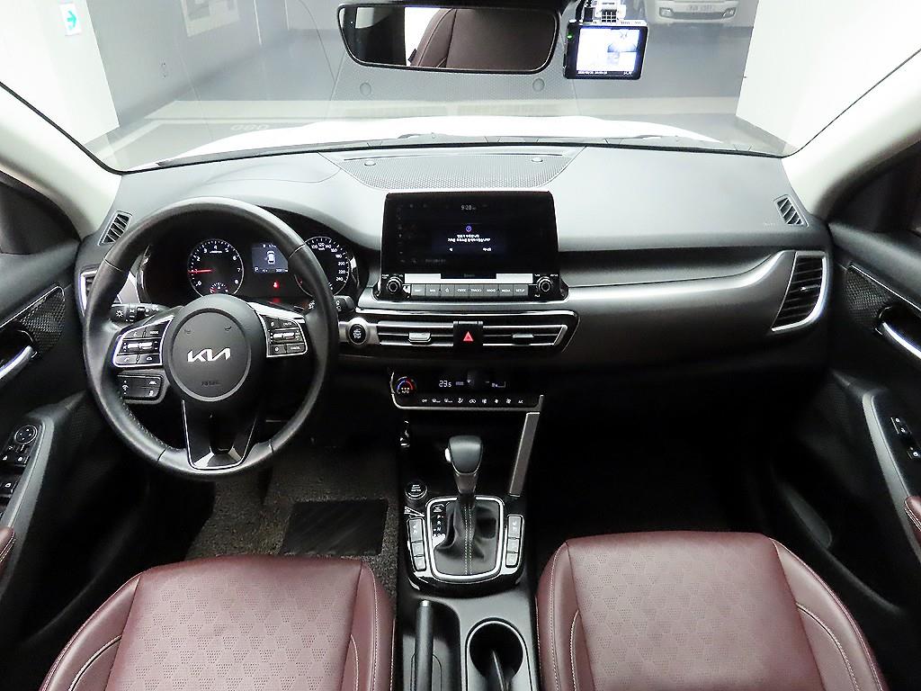 KIA Seltos - Vista 8