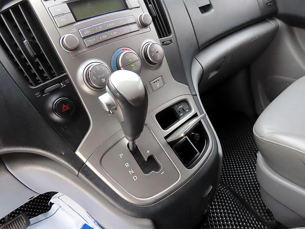 HYUNDAI Starex - Vista 11