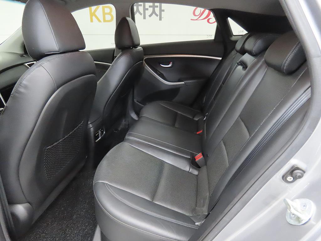 HYUNDAI i30 - Vista 6