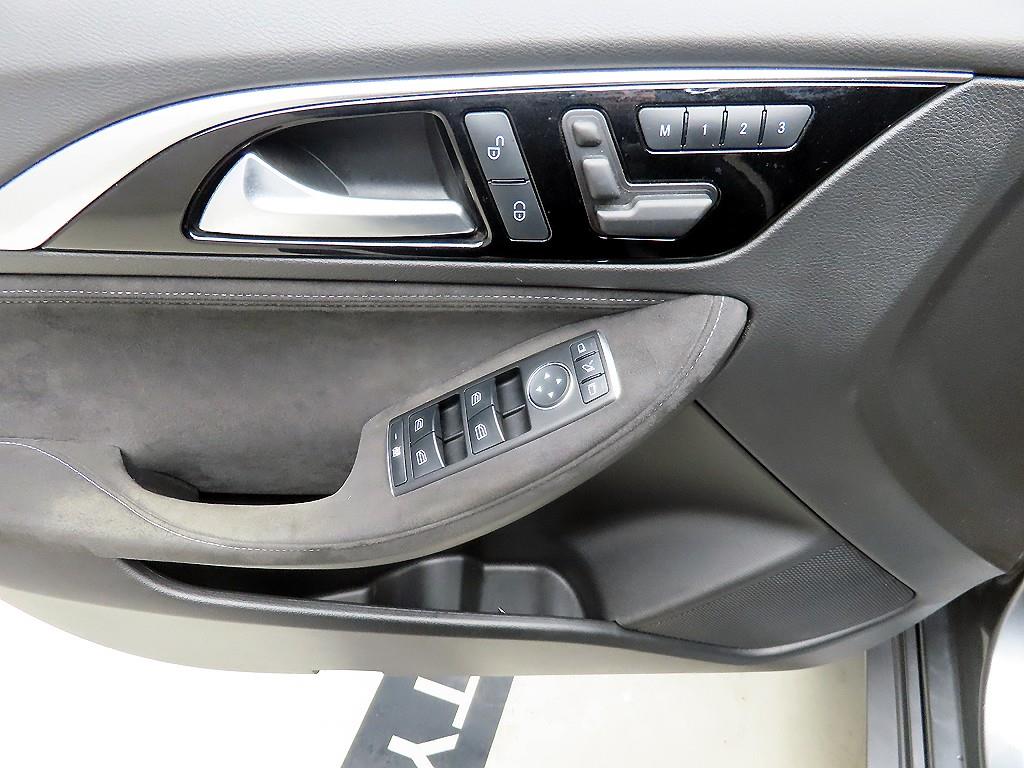 Infiniti Q - Vista 11