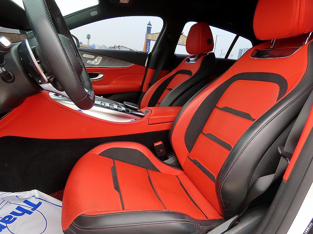 Mercedes Benz AMG GT - Vista 5