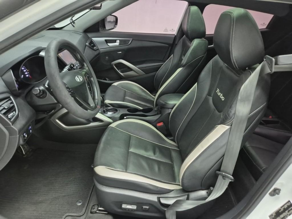 HYUNDAI Veloster - Vista 11