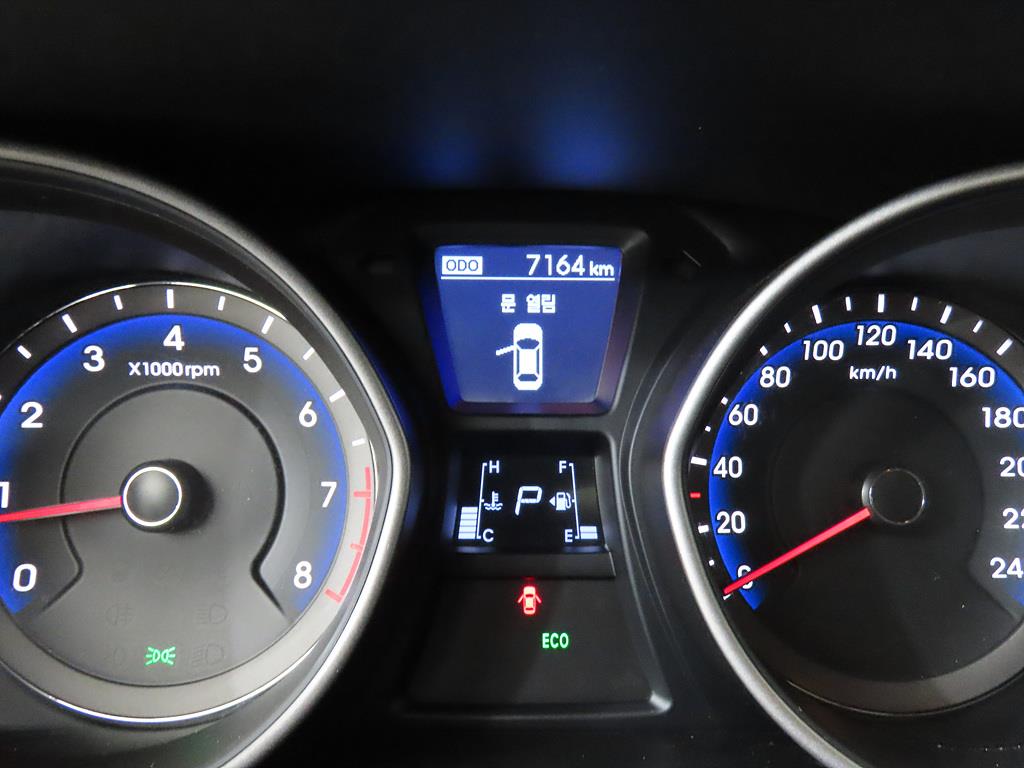 HYUNDAI i30 - Vista 8