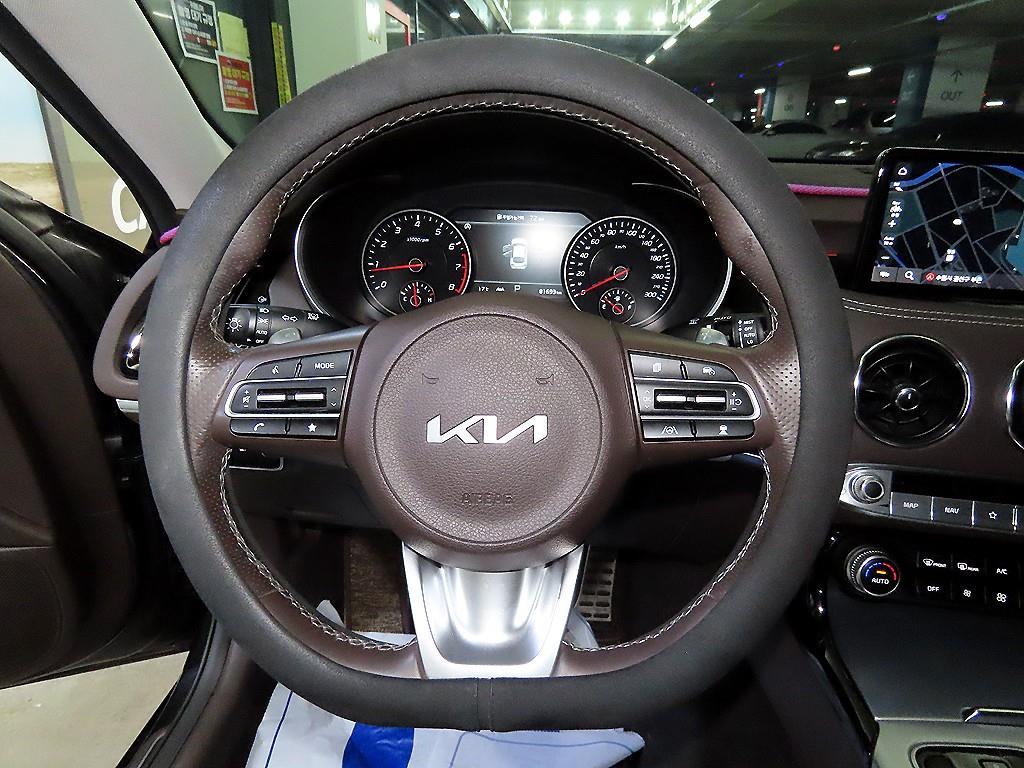 KIA Stinger - Vista 8