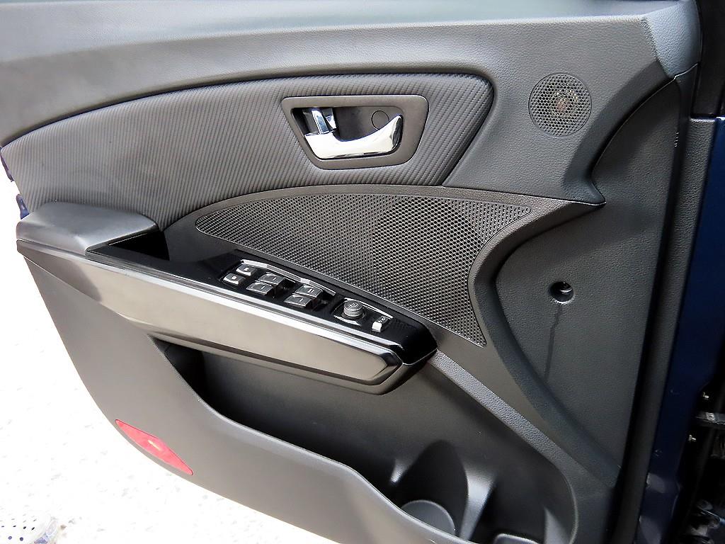 Ssangyong Tivoli - Vista 11