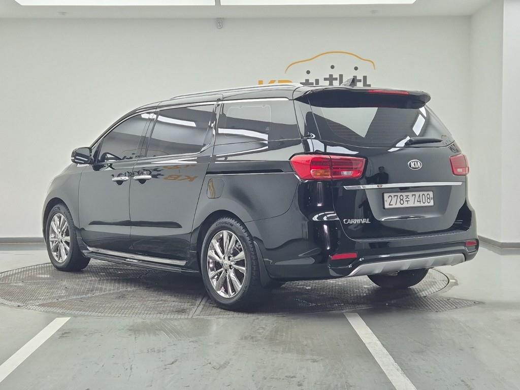 KIA Carnival - Vista 3
