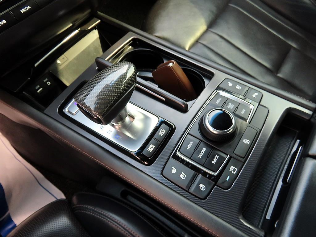 Genesis G80 - Vista 10