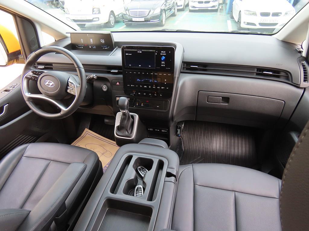 HYUNDAI Staria - Vista 5