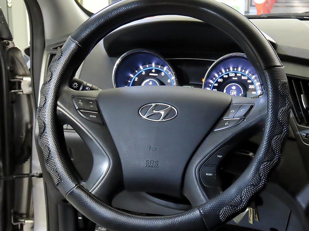 HYUNDAI Sonata - Vista 8