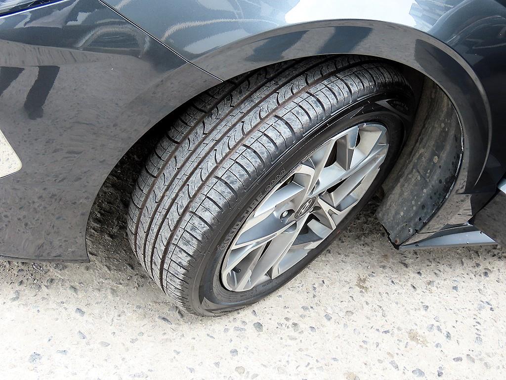 HYUNDAI Sonata - Vista 12