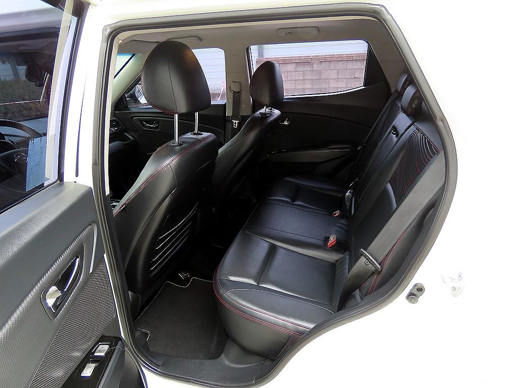 Ssangyong Tivoli - Vista 6