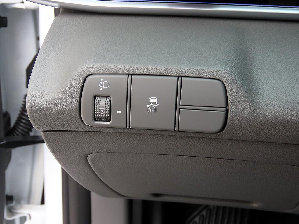 HYUNDAI Avante - Vista 12