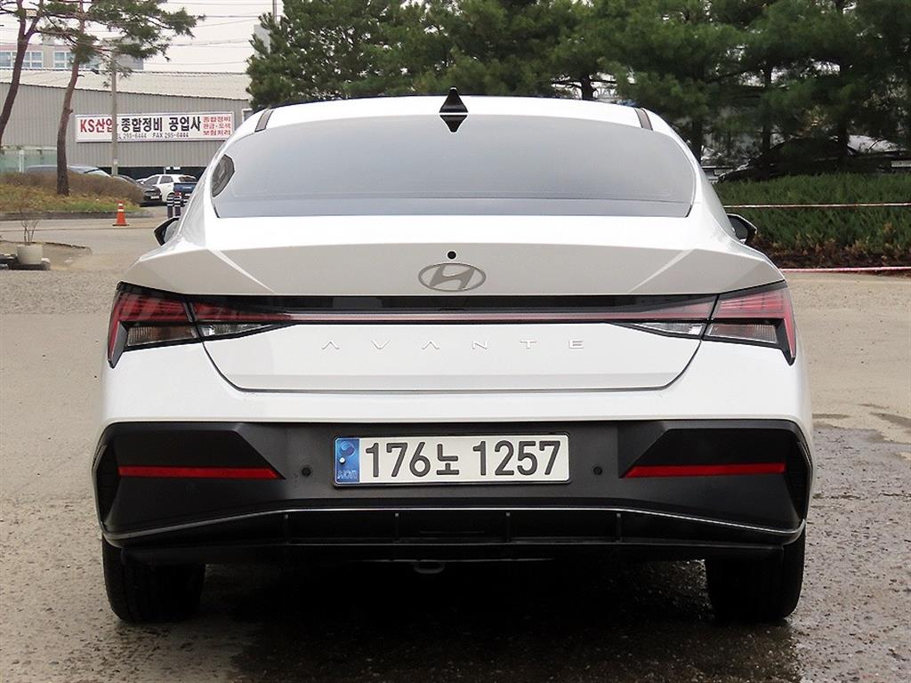 HYUNDAI Avante - Vista 4