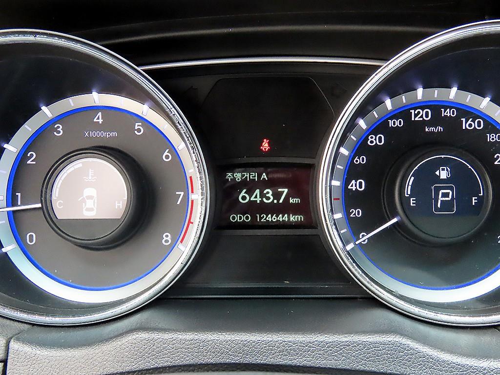 HYUNDAI Sonata - Vista 9