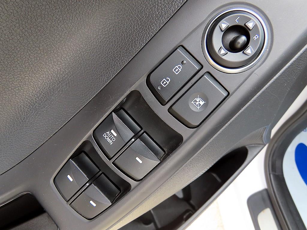 HYUNDAI Avante 2015 Blanco - Importación desde Corea - HF Imports Iquique - Foto 13