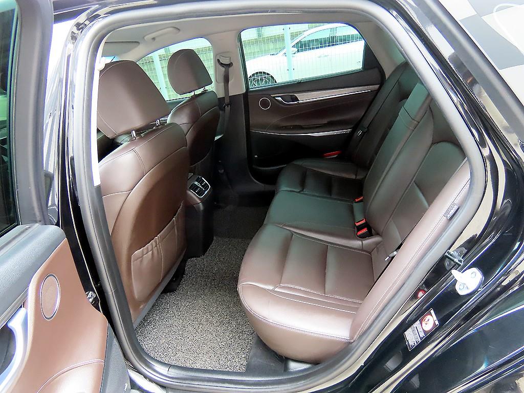 HYUNDAI Grandeur - Vista 6