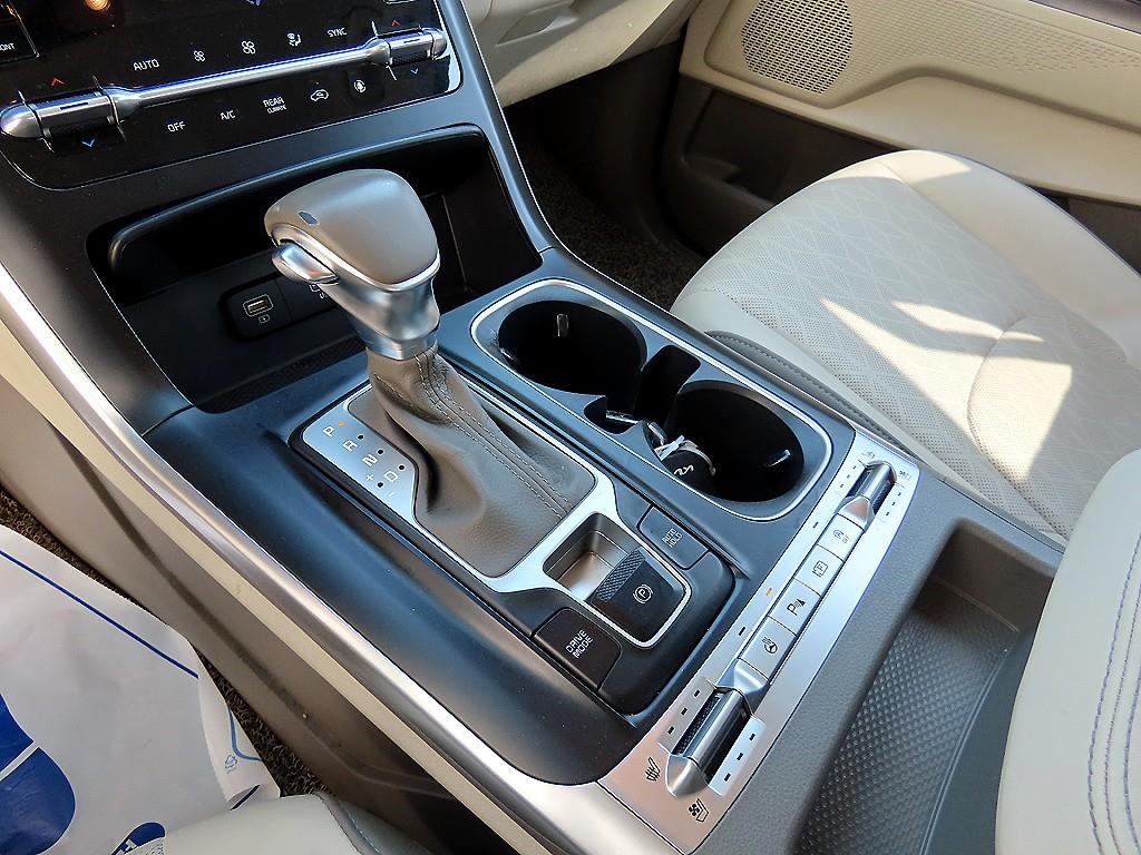 KIA Carnival - Vista 11