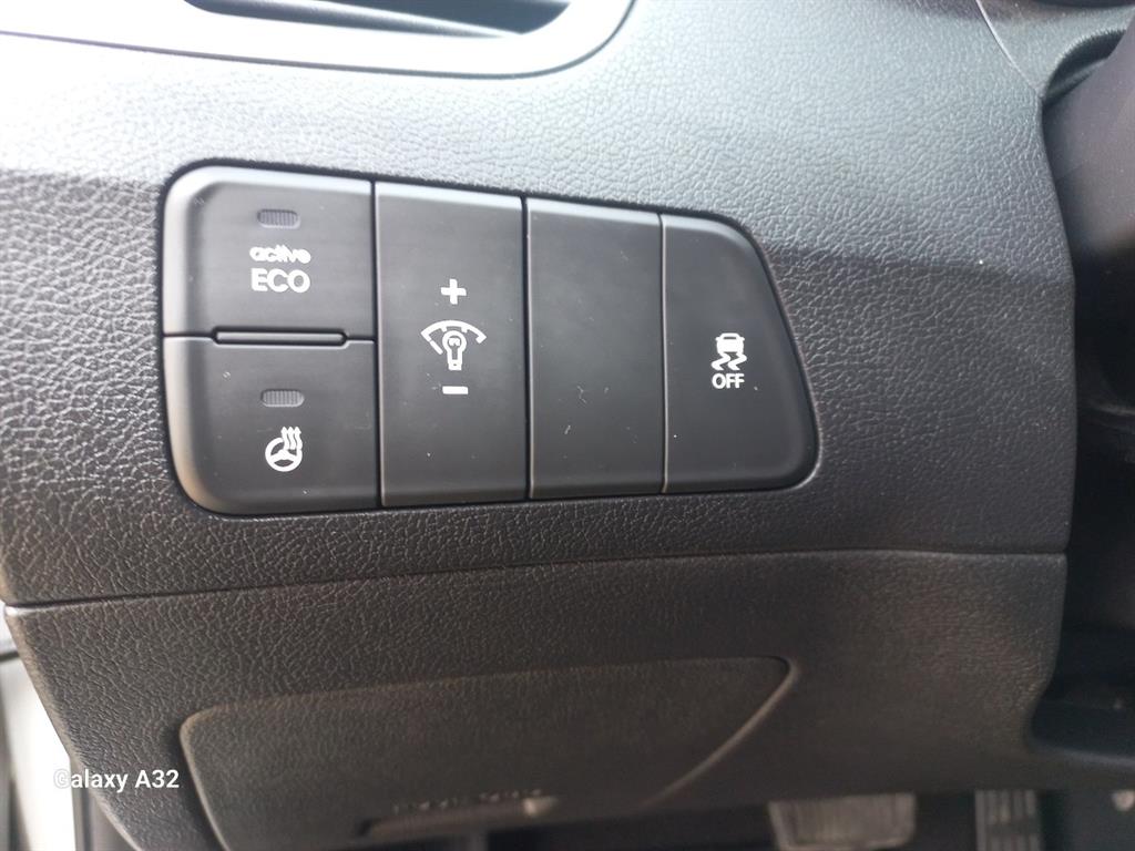 HYUNDAI Avante - Vista 7