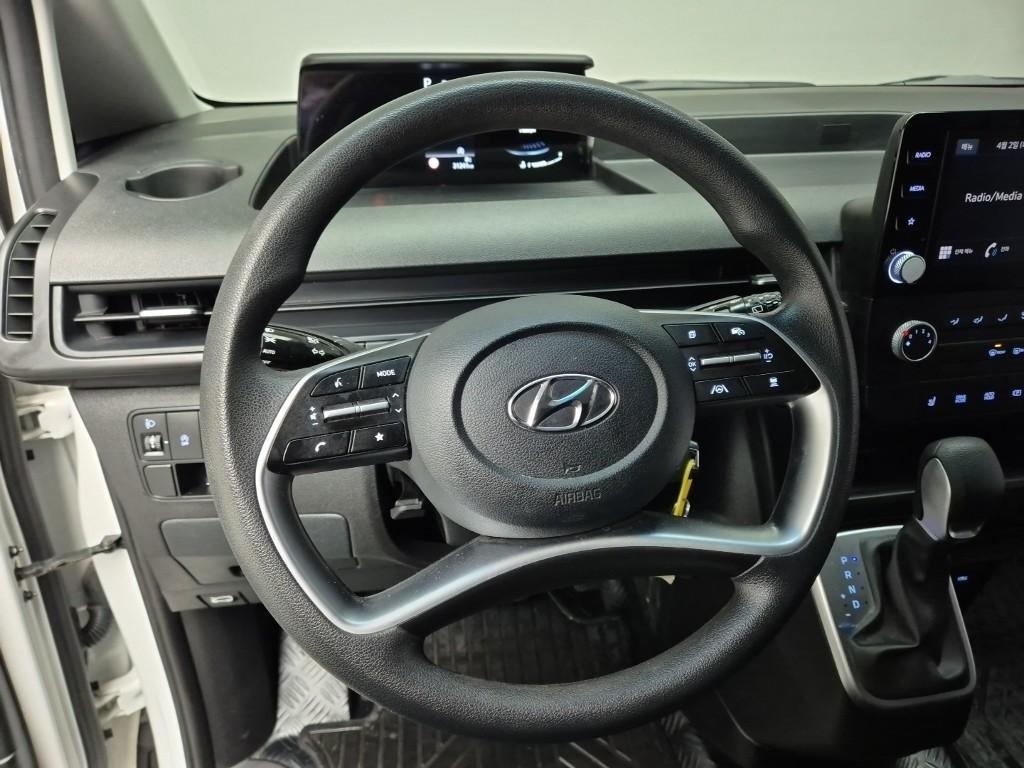 HYUNDAI Staria - Vista 9