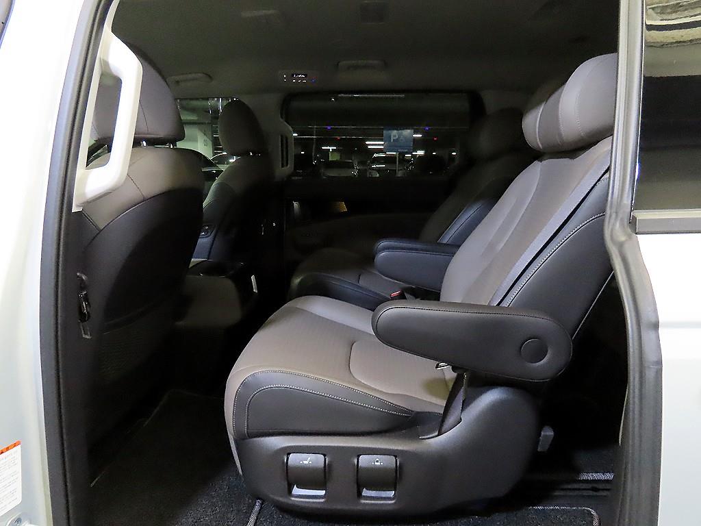 KIA Carnival - Vista 7