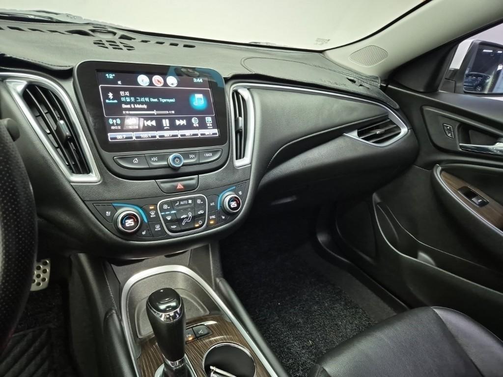 Chevrolet Malibu - Vista 10