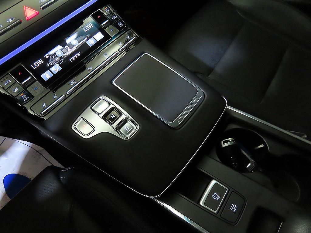 HYUNDAI Grandeur - Vista 12