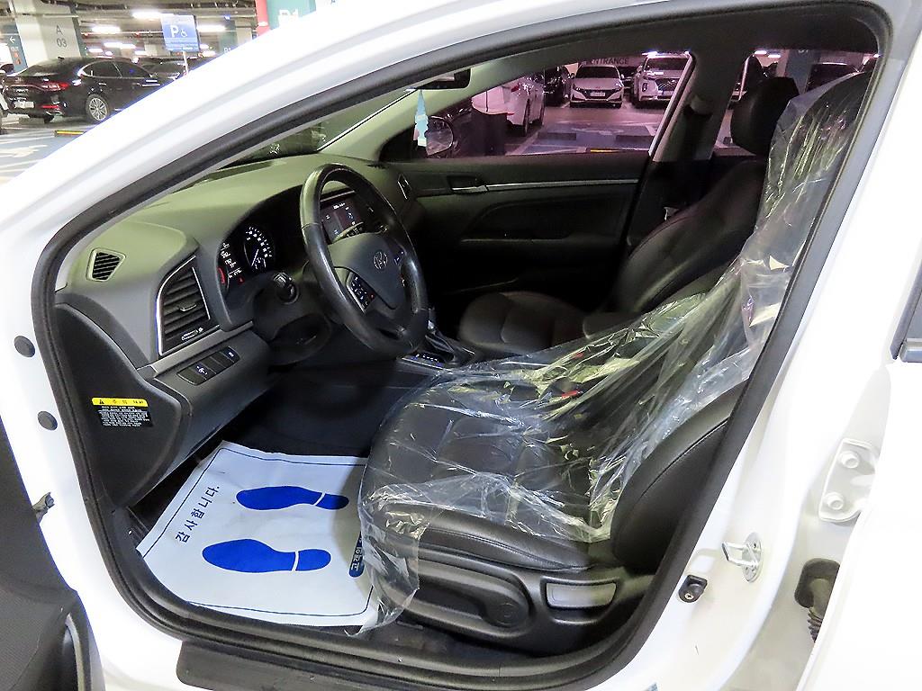 HYUNDAI Avante - Vista 6